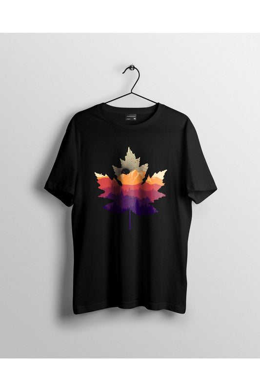 Unisex Beyaz Yaprağa Saklanan Dağ Tasarımlı Baskılı Tshirt