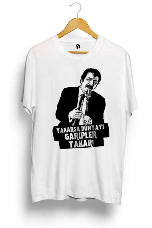 Yakarsa Dünyayı Garipler Yakar - Müslüm Gürses Baskılı Tişört
