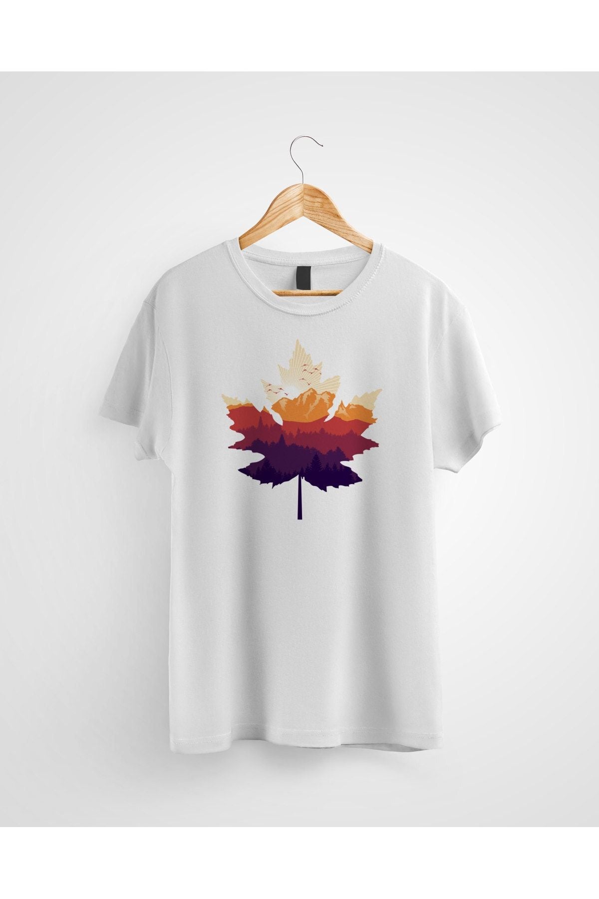 Unisex Beyaz Yaprağa Saklanan Dağ Tasarımlı Baskılı Tshirt
