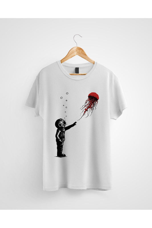 Su Altında Astronot Denizanalı Baskılı  T-Shirt